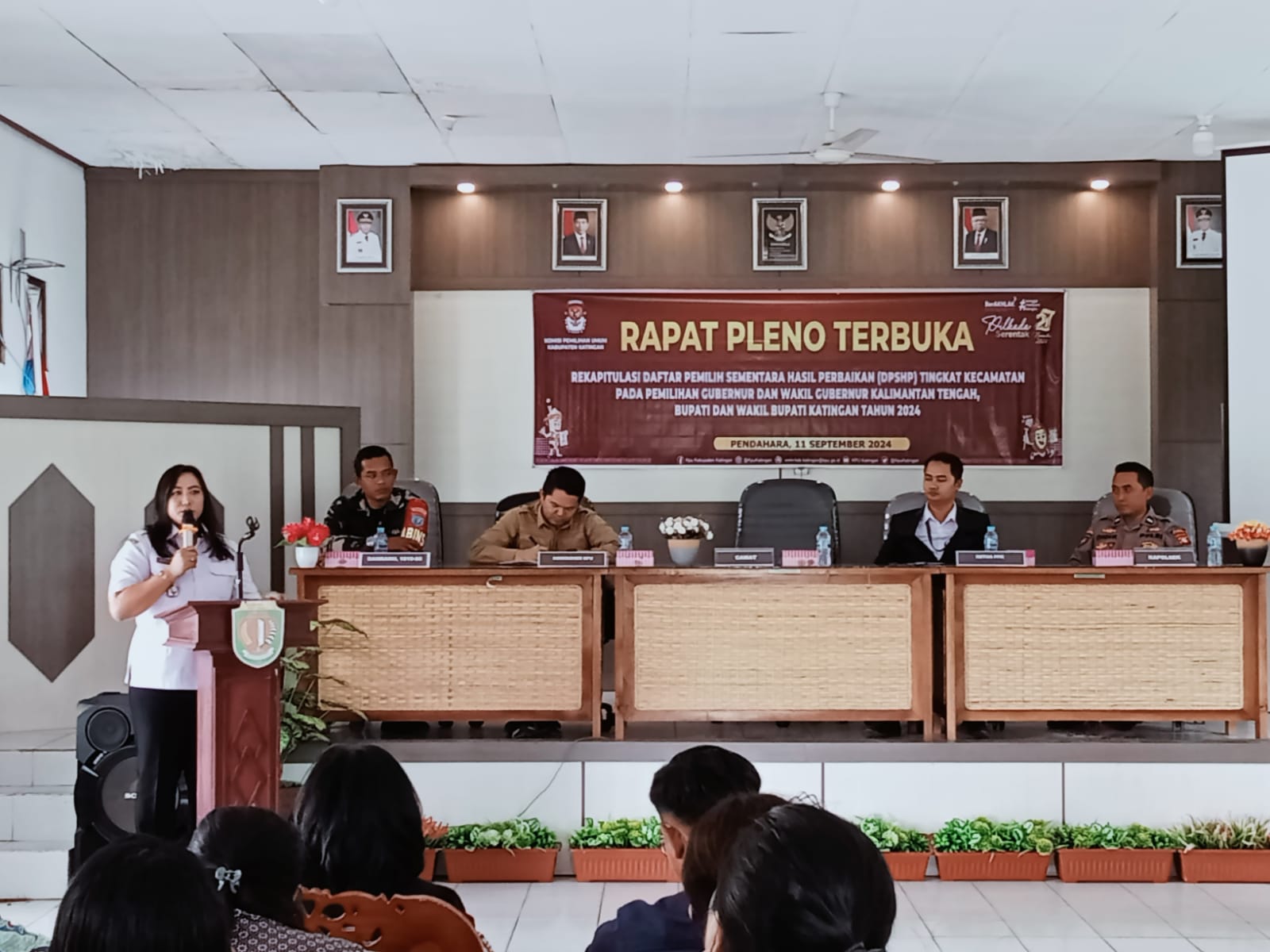 RAPAT PLENO